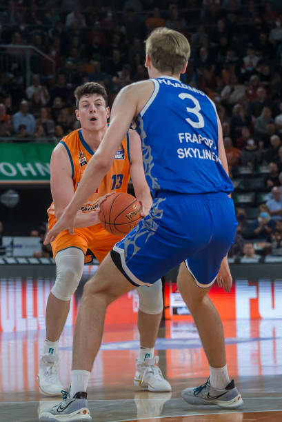 通过体育传 通过体育传