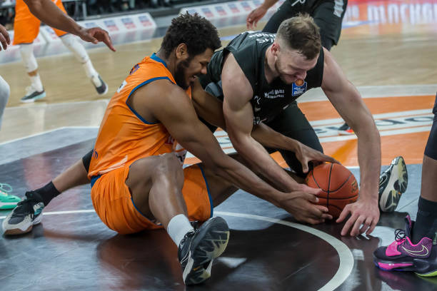 字并非暗示 字并非暗示