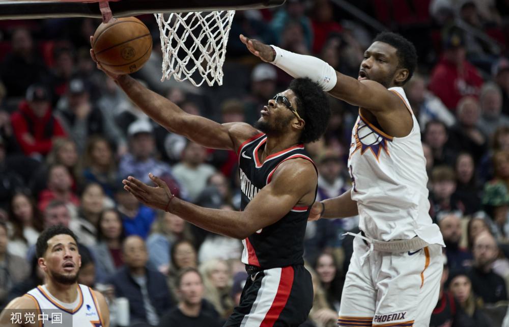 被传出与湖 被传出与湖